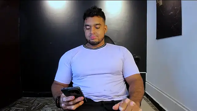 Big furry bear13 online show from 04.16.26