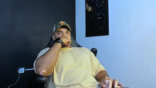 Snapshot of Big_furry_bear13 chatting on 05.09.26 Big furry bear13 online show from 05.09.26