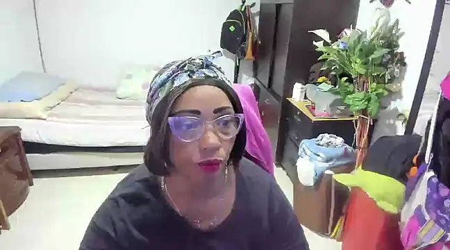 Snapshot of Mrs_mommy_ chatting on 01.29.25 Mrs mommy online show from 01.29.25