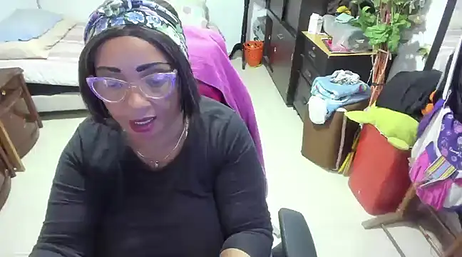 Snapshot of Mrs_mommy_ chatting on 01.29.25 Mrs mommy online show from 01.29.25