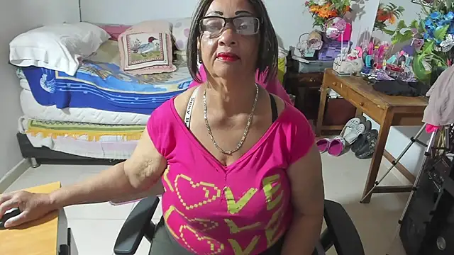 Snapshot of Mrs_mommy_ chatting on 09.11.25 Mrs mommy online show from 09.11.25