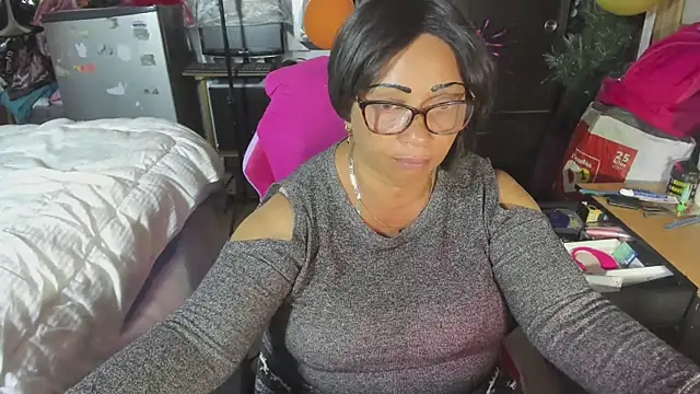 Mrs mommy  online show from 11.11.25