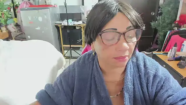 Mrs mommy  online show from 11.29.25