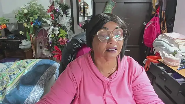 Mrs mommy  online show from 12.17.25