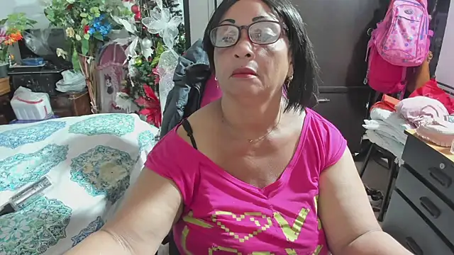 Mrs mommy  online show from 12.21.25