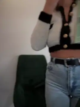 HotXMom online show from 01.22.25