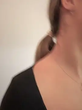 HotXMom online show from 02.07.25