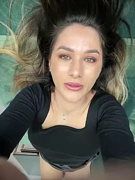 HotXMom online show from 02.07.25