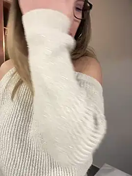 HotXMom online show from 03.01.25