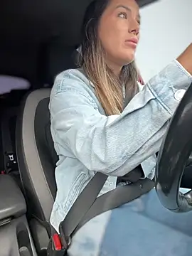 HotXMom online show from 09.17.25