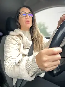 HotXMom online show from 10.13.25