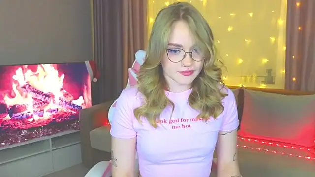 Snapshot of Aurora_Golden1 chatting on 01.16.25 Aurora Golden1 online show from 01.16.25