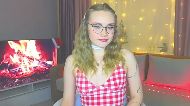 Snapshot of Aurora_Golden1 chatting on 01.20.25 Aurora Golden1 online show from 01.20.25