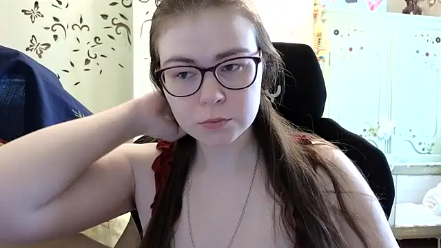 Snapshot of LucyZeph chatting on 02.11.25 LucyZeph online show from 02.11.25