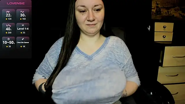 Snapshot of AlisaBacker chatting on 05.13.26 AlisaBacker online show from 05.13.26