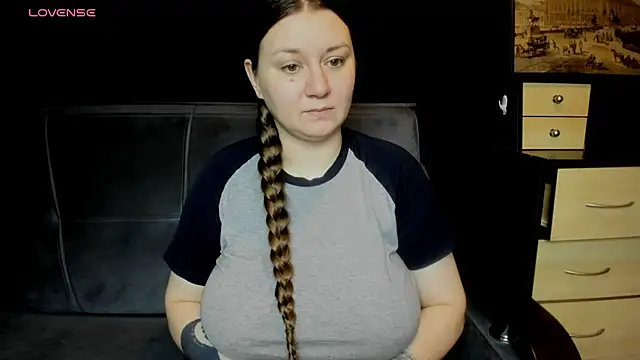Snapshot of AlisaBacker chatting on 05.15.26 AlisaBacker online show from 05.15.26