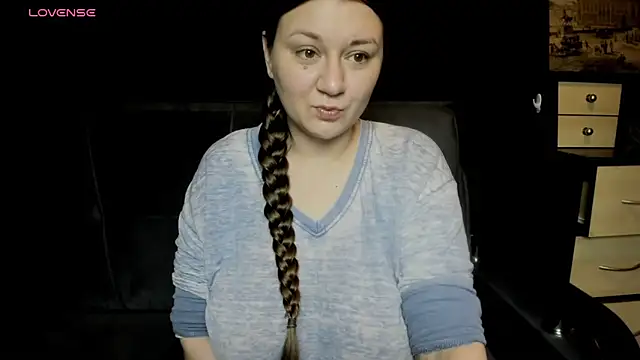 Snapshot of AlisaBacker chatting on 05.22.26 AlisaBacker online show from 05.22.26