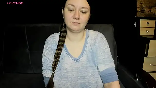 Snapshot of AlisaBacker chatting on 06.14.26 AlisaBacker online show from 06.14.26