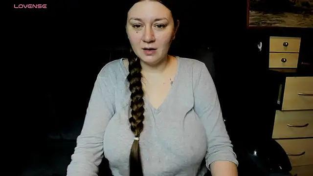 Snapshot of AlisaBacker chatting on 06.18.26 AlisaBacker online show from 06.18.26