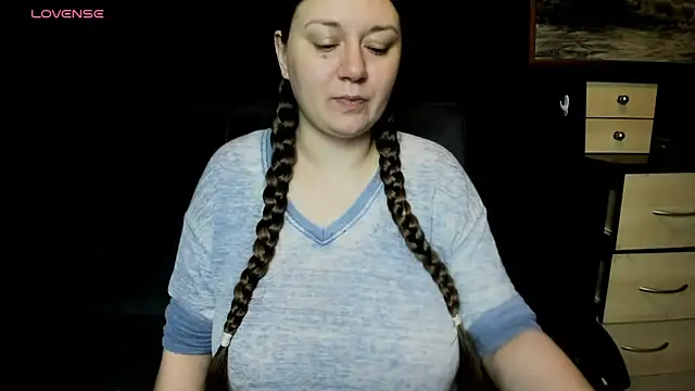 Snapshot of AlisaBacker chatting on 06.28.26 AlisaBacker online show from 06.28.26