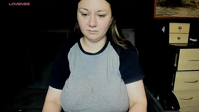 Snapshot of AlisaBacker chatting on 07.19.26 AlisaBacker online show from 07.19.26