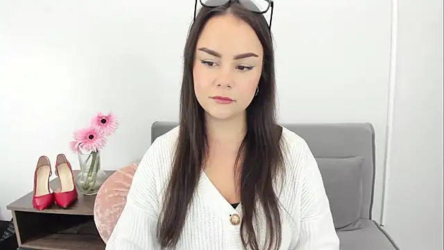 KendalNew online show from 10.08.25