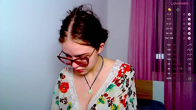 Sarah HS online show from 03.04.25