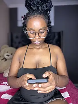 Snapshot of Candy-Heart chatting on 01.24.25 Candy-Heart online show from 01.24.25