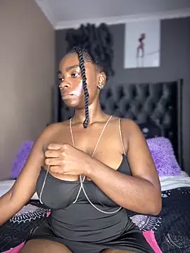 Snapshot of Candy-Heart chatting on 10.19.25 Candy-Heart online show from 10.19.25