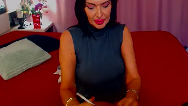 Snapshot of shannon4u chatting on 03.17.25 shannon4u online show from 03.17.25