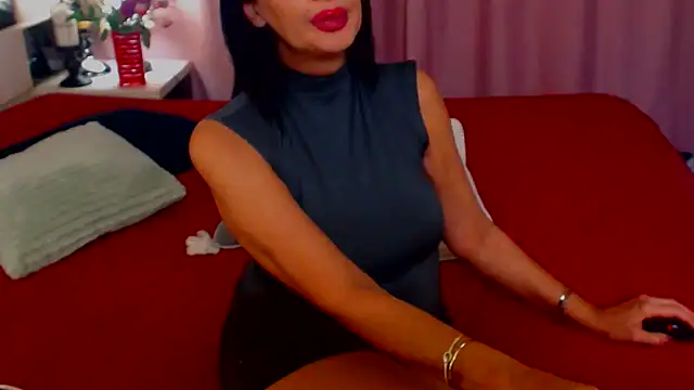 Snapshot of shannon4u chatting on 03.17.25 shannon4u online show from 03.17.25