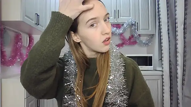 Snapshot of leslie_my_lovee chatting on 12.16.24 leslie my lovee online show from 12.16.24