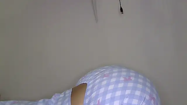 Snapshot of Paisleehaze chatting on 10.29.25 Paisleehaze online show from 10.29.25