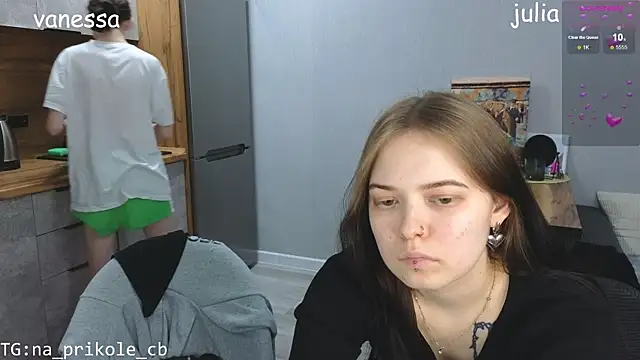 Snapshot of doll_lol_ chatting on 12.22.24 doll lol online show from 12.22.24