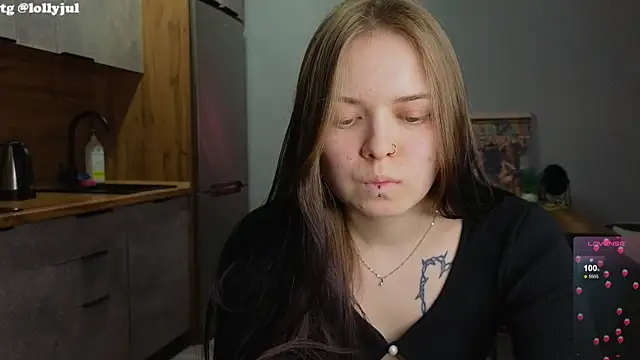 Snapshot of doll_lol_ chatting on 03.03.25 doll lol online show from 03.03.25