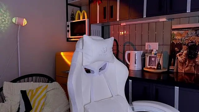 doll lol  online show from 12.20.25