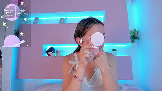 Miiaa doll online show from 02.22.25