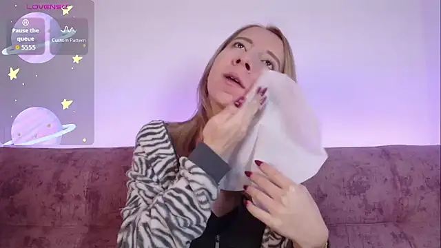 Miiaa doll online show from 09.22.25