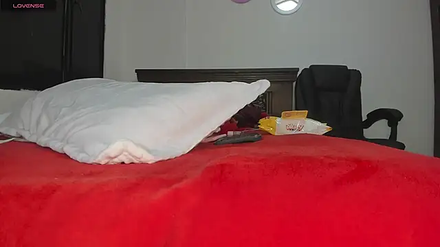 Snapshot of Karentatiana_ chatting on 12.23.25 Karentatiana online show from 12.23.25