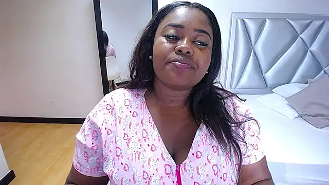 Snapshot of exotic_karmella chatting on 01.17.25 exotic karmella online show from 01.17.25