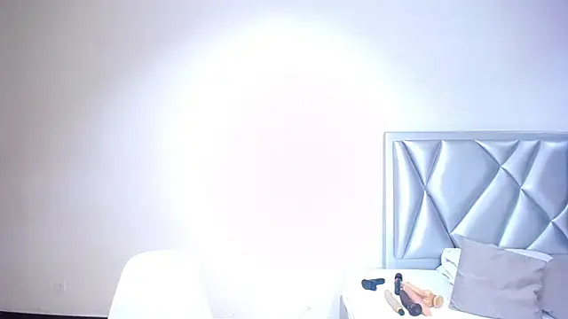 Snapshot of exotic_karmella chatting on 01.21.25 exotic karmella online show from 01.21.25