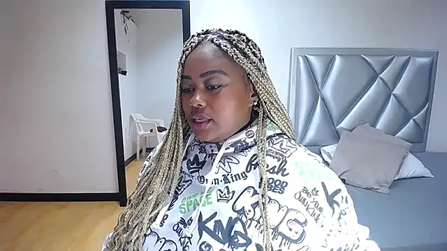 Snapshot of exotic_karmella chatting on 03.10.25 exotic karmella online show from 03.10.25