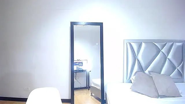 Snapshot of exotic_karmella chatting on 03.11.25 exotic karmella online show from 03.11.25