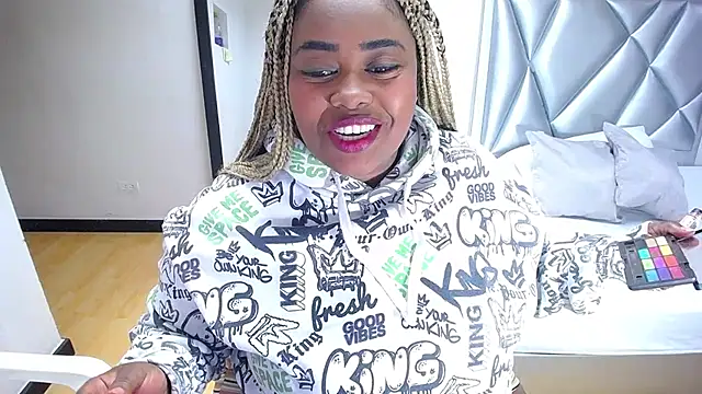 Snapshot of exotic_karmella chatting on 03.20.25 exotic karmella online show from 03.20.25