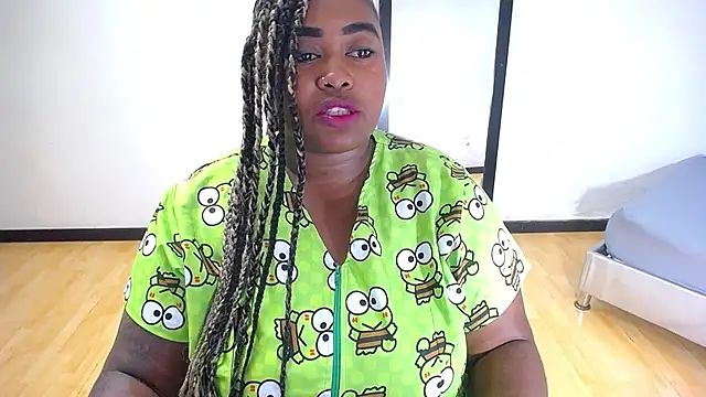 Snapshot of exotic_karmella chatting on 09.27.25 exotic karmella online show from 09.27.25