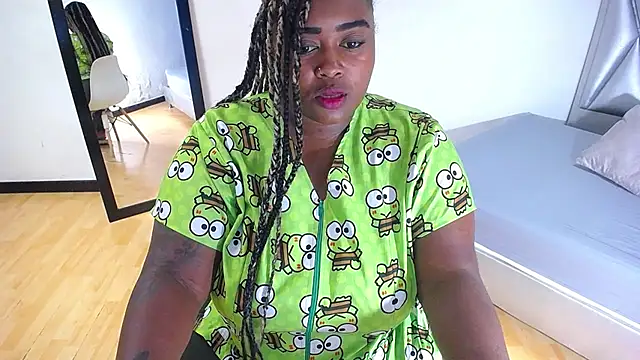 Snapshot of exotic_karmella chatting on 09.29.25 exotic karmella online show from 09.29.25