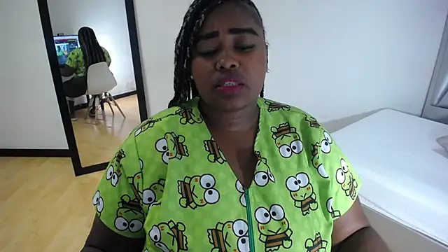 Snapshot of exotic_karmella chatting on 10.01.25 exotic karmella online show from 10.01.25