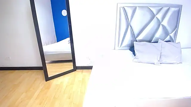 Snapshot of exotic_karmella chatting on 10.11.25 exotic karmella online show from 10.11.25