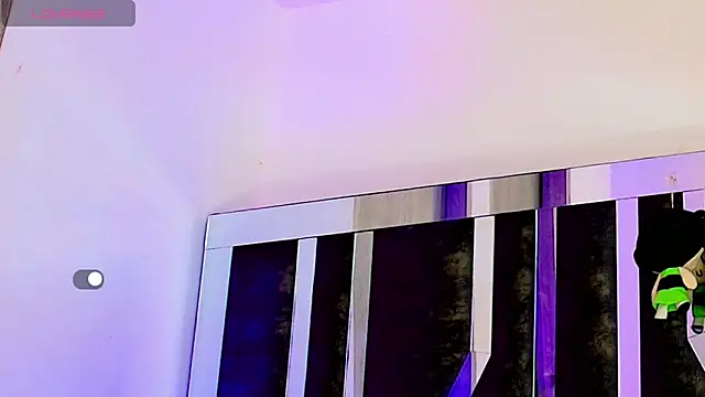 Snapshot of honey_skin chatting on 09.29.25 honey skin online show from 09.29.25