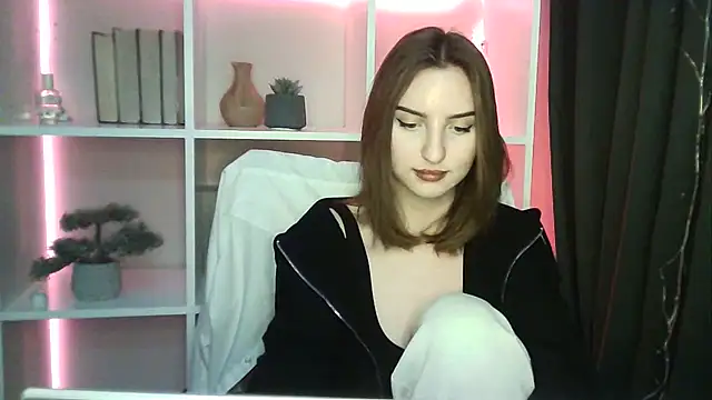 Snapshot of X_Alisa chatting on 02.20.25 X Alisa online show from 02.20.25